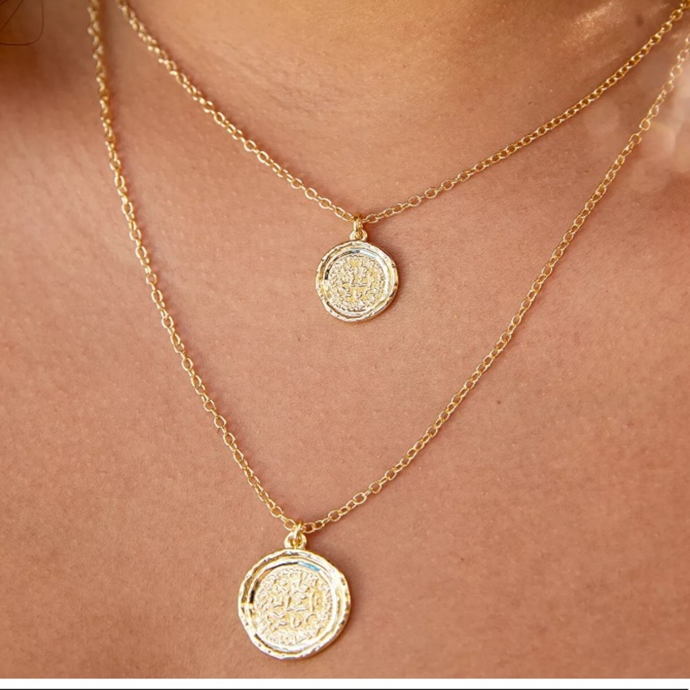Amber Sceats double coin necklace